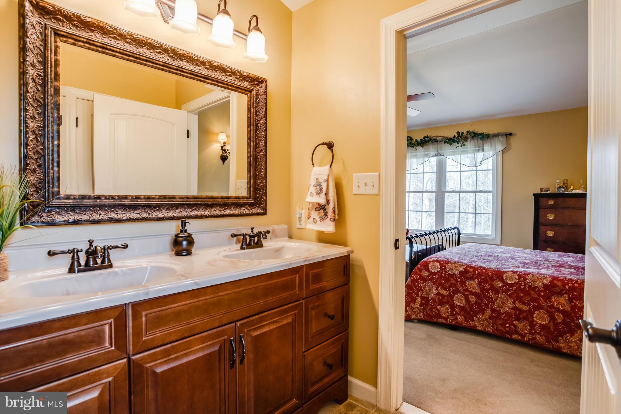 LINWOOD KNOLL - Residential