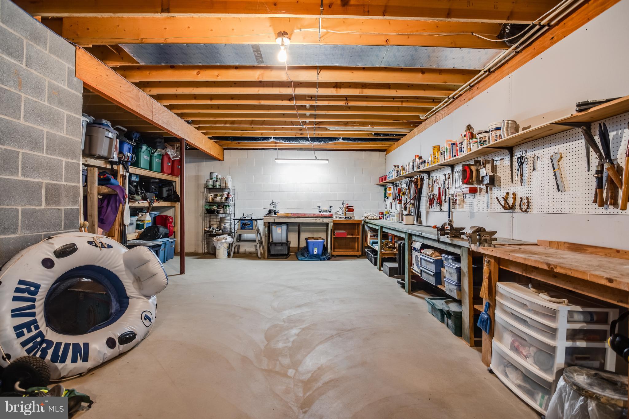 LINWOOD KNOLL - Residential