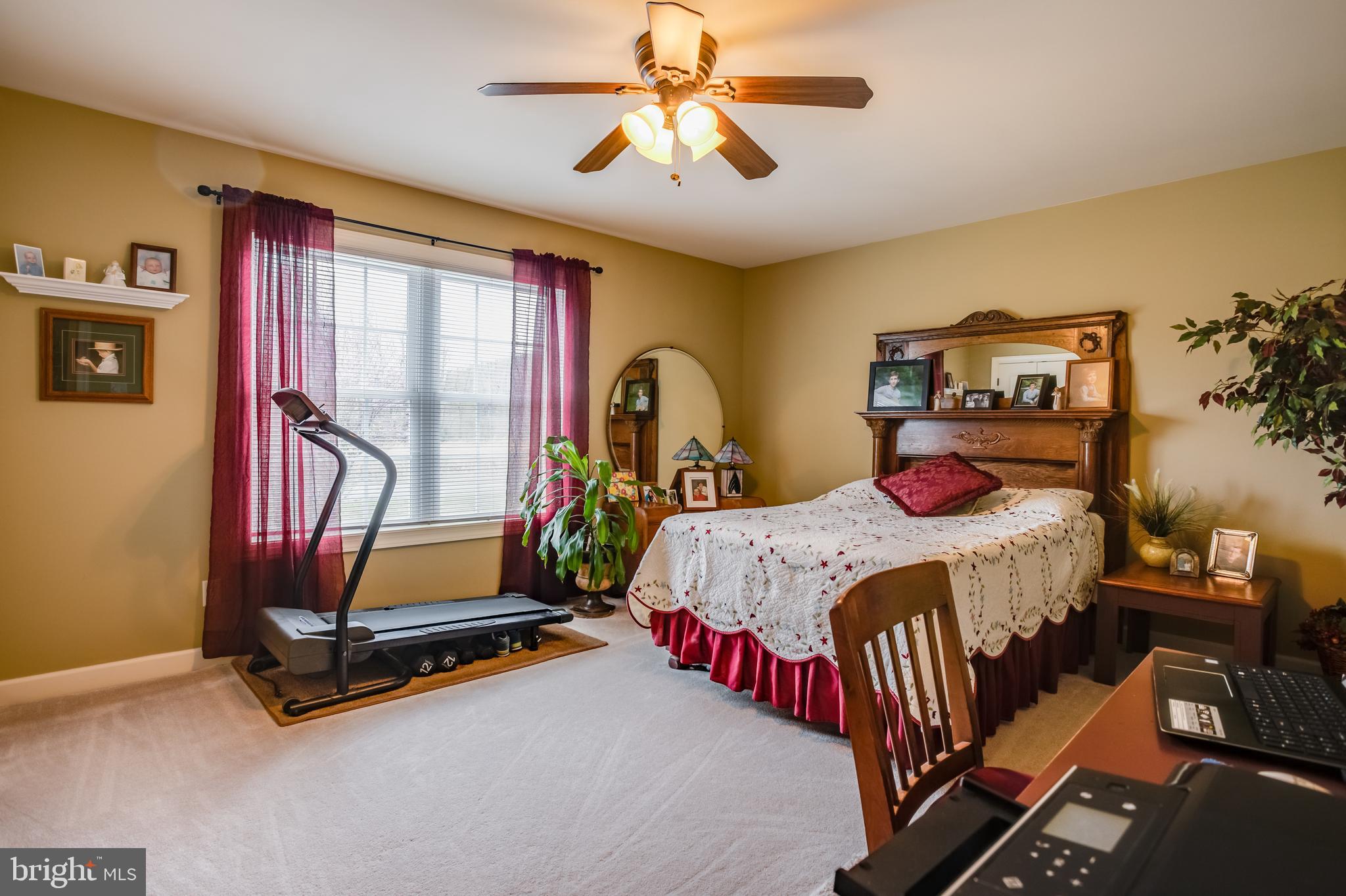 LINWOOD KNOLL - Residential