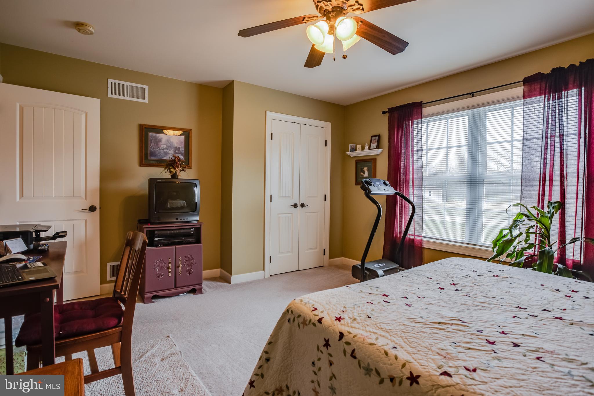 LINWOOD KNOLL - Residential