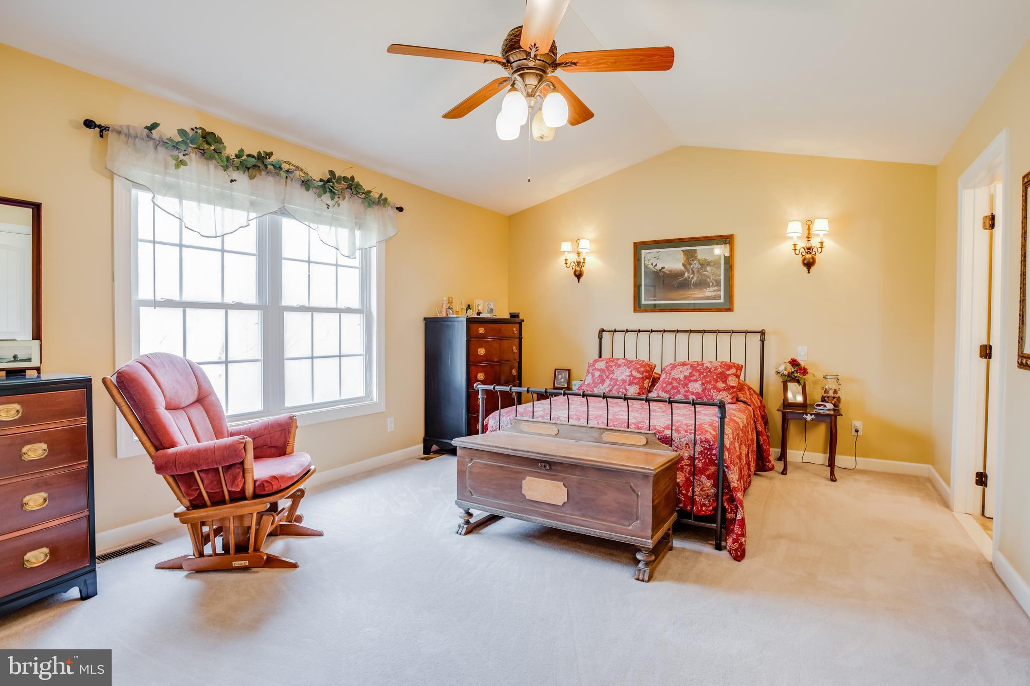 LINWOOD KNOLL - Residential