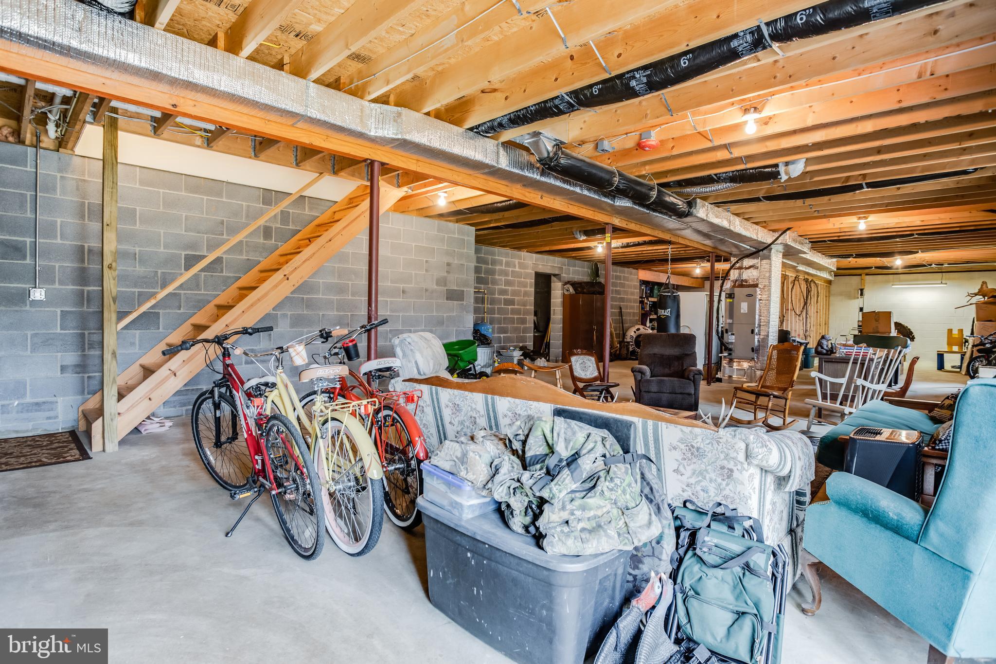 LINWOOD KNOLL - Residential