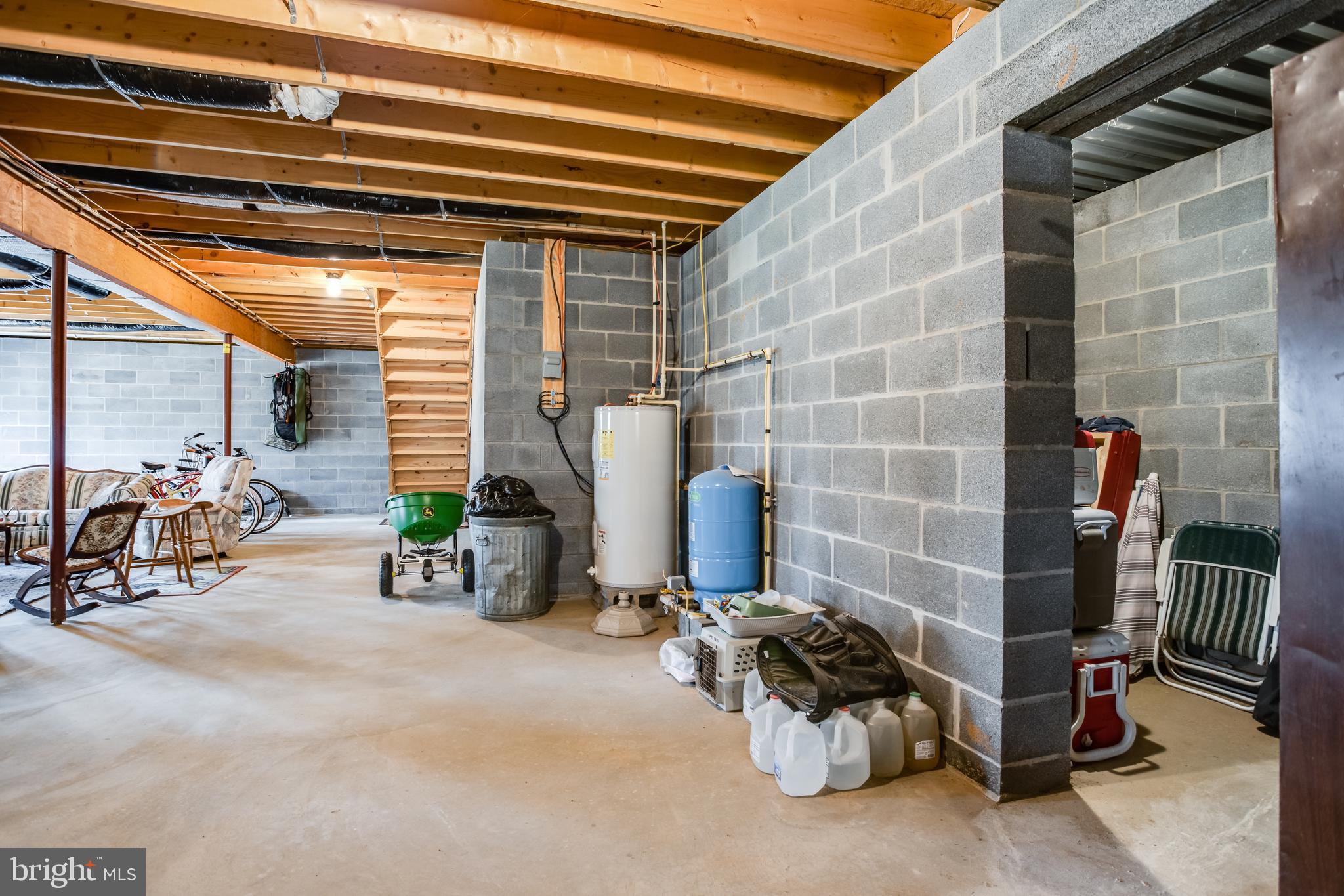 LINWOOD KNOLL - Residential