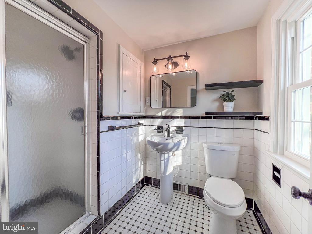 OAK LANE MANOR - Residential