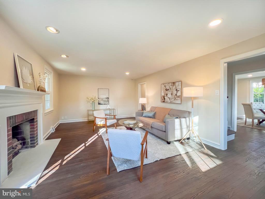 OAK LANE MANOR - Residential