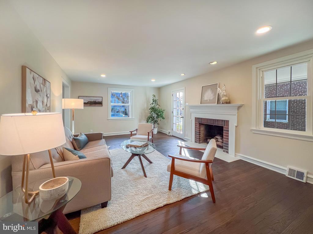 OAK LANE MANOR - Residential