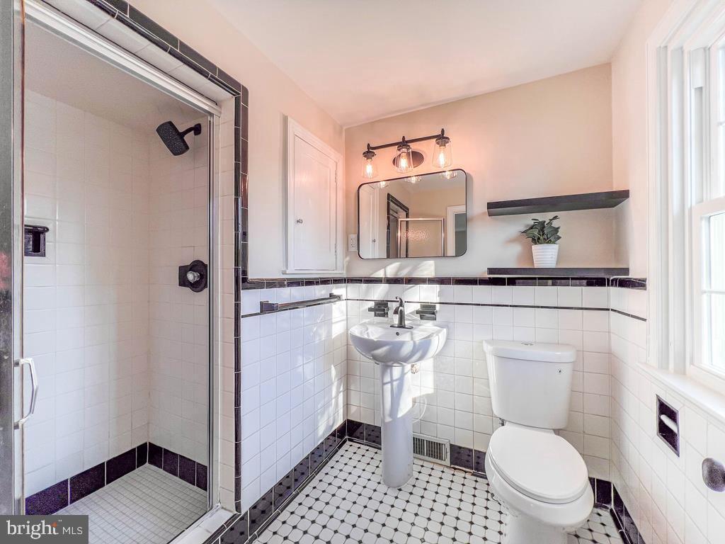 OAK LANE MANOR - Residential