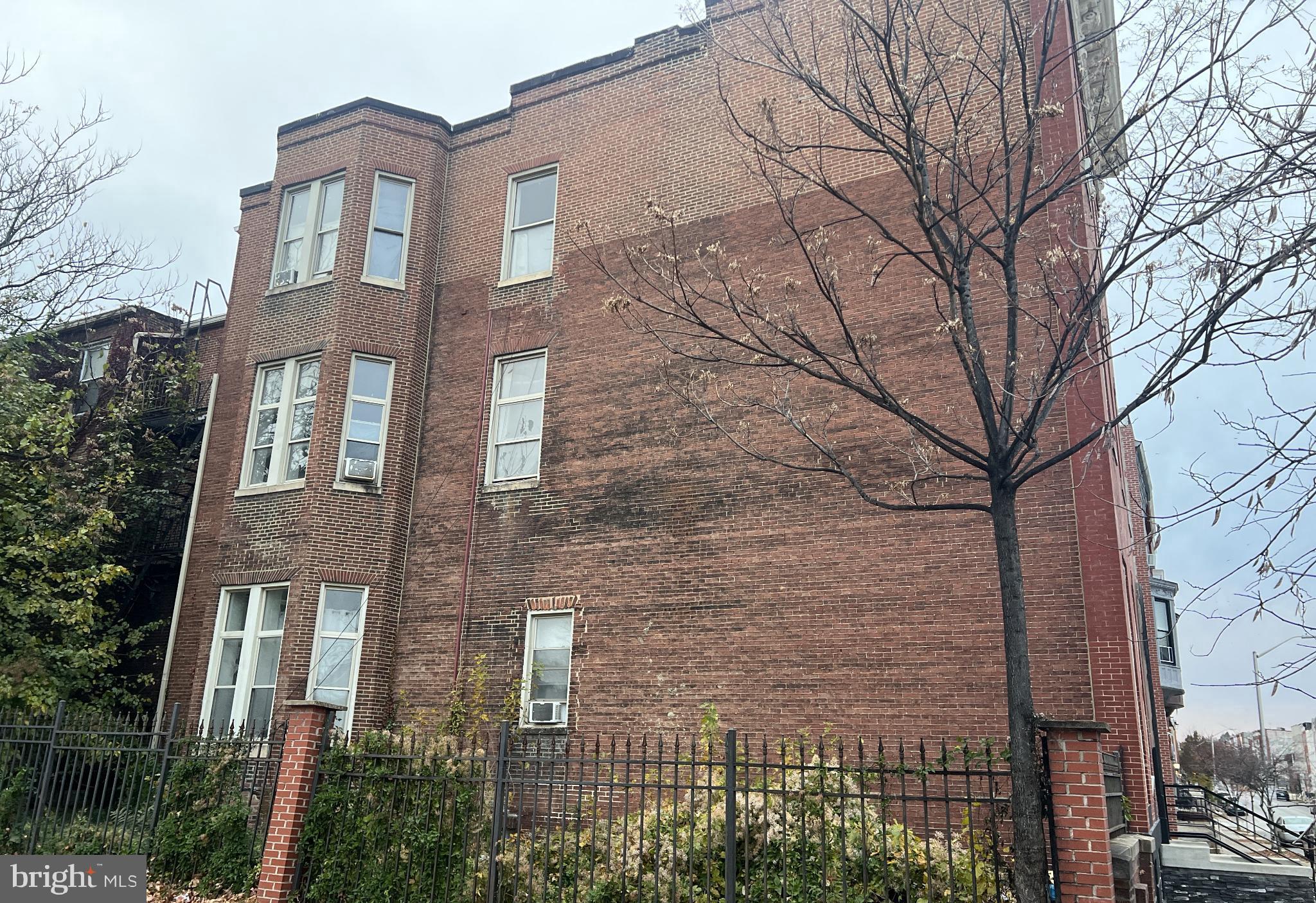 MARBLE HILL - Commercial Sale