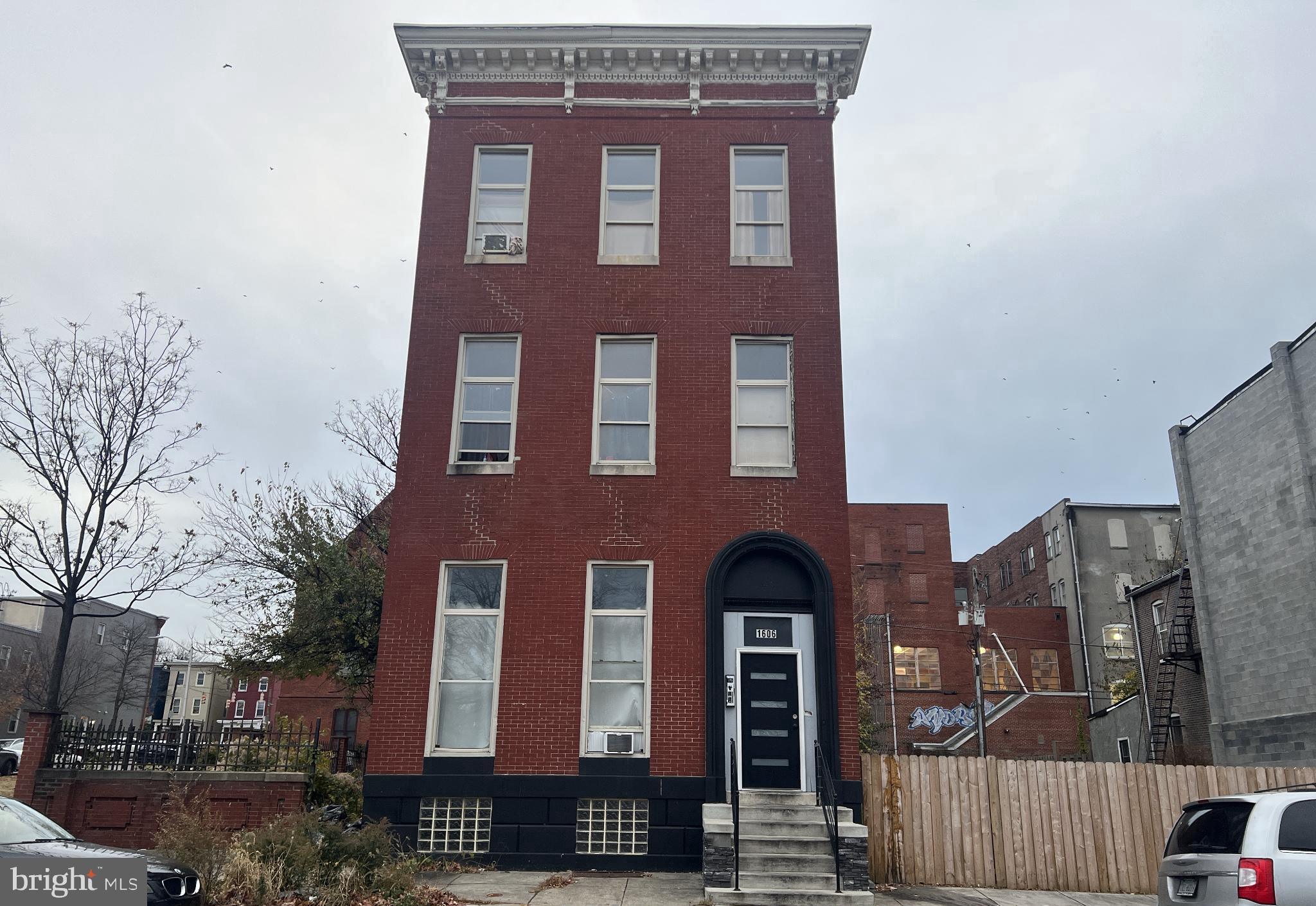 MARBLE HILL - Commercial Sale