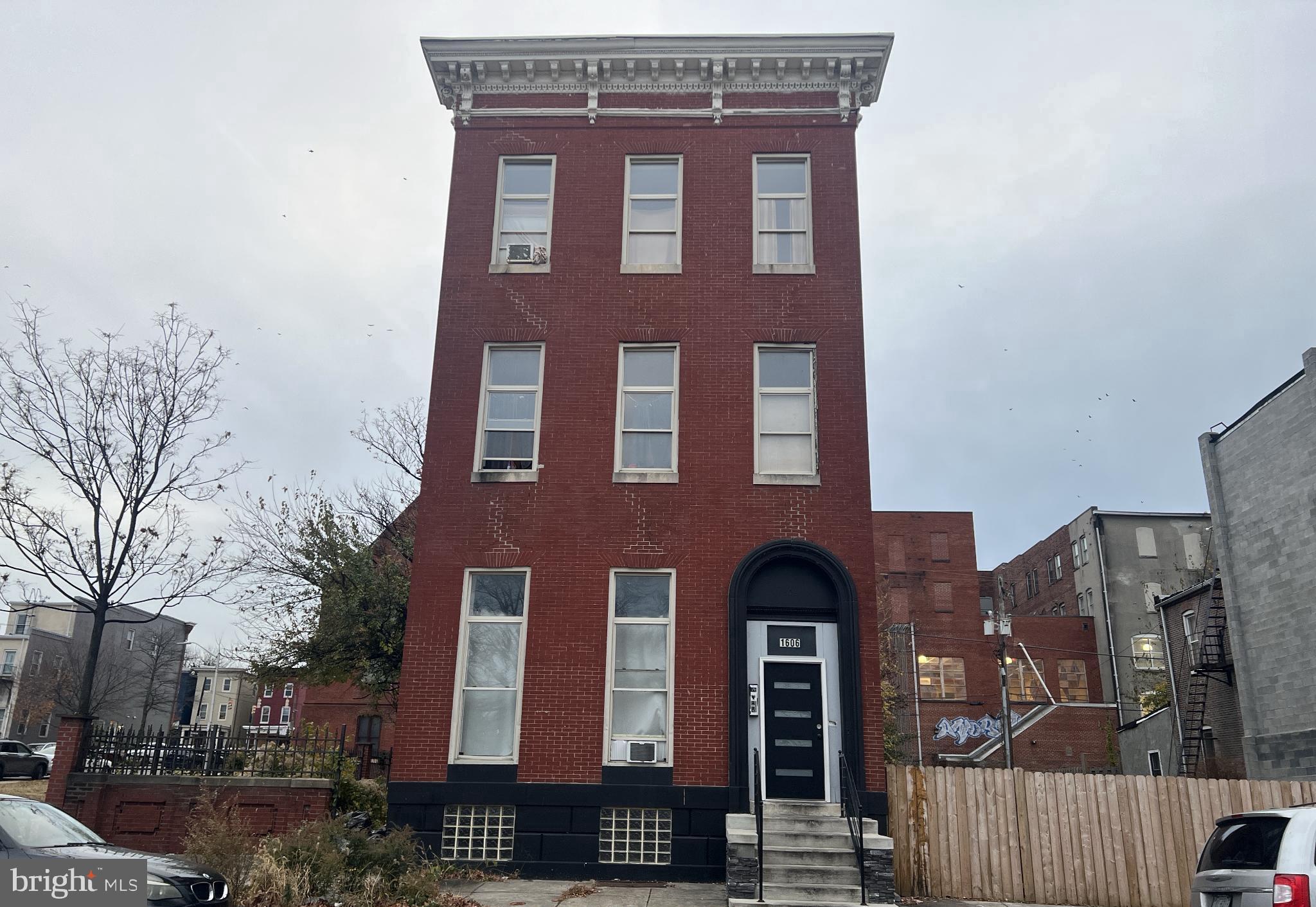 MARBLE HILL - Commercial Sale