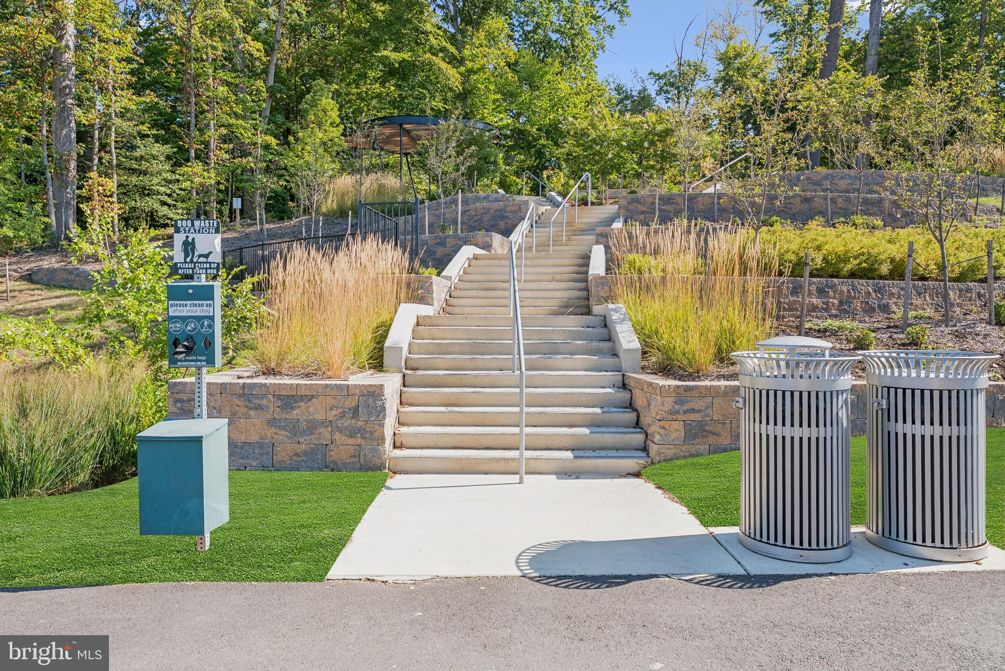 GATEWAY WEST - Residential