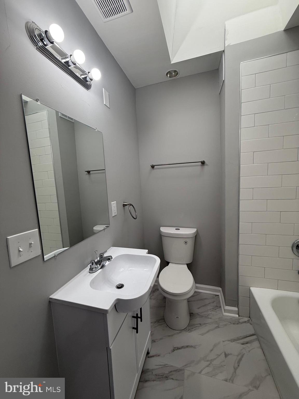 BIDDLE STREET - Residential Lease