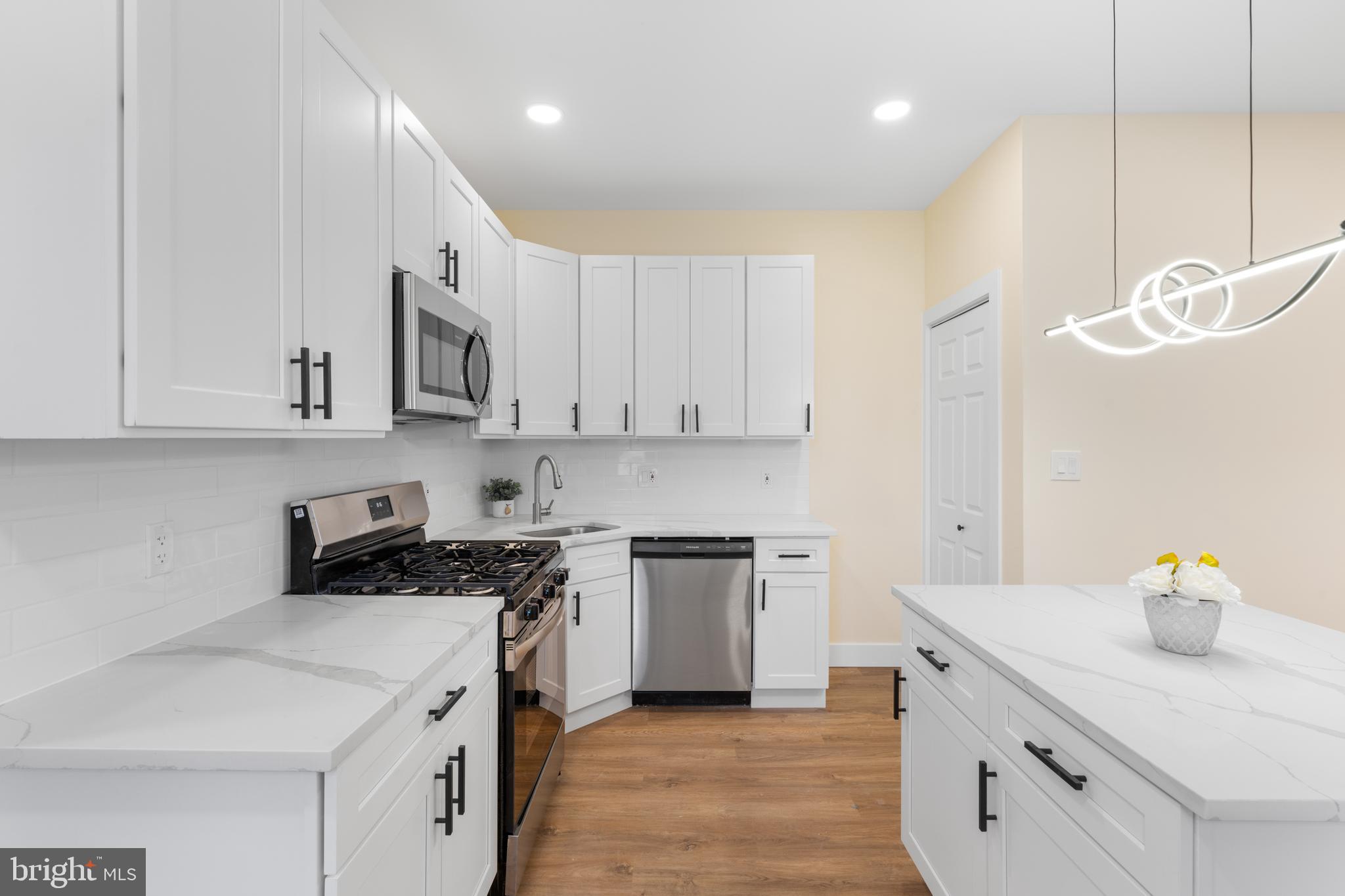 FOX CHASE - Residential