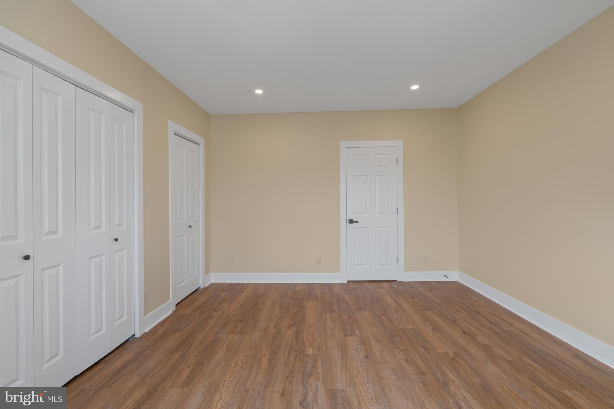 FOX CHASE - Residential