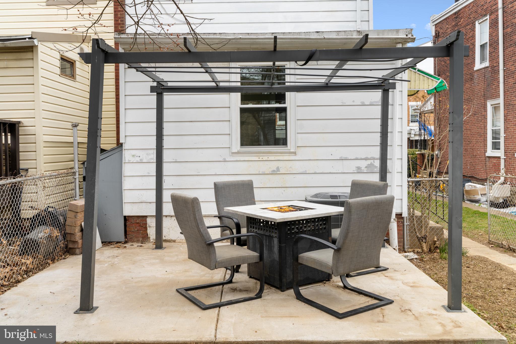 FOX CHASE - Residential