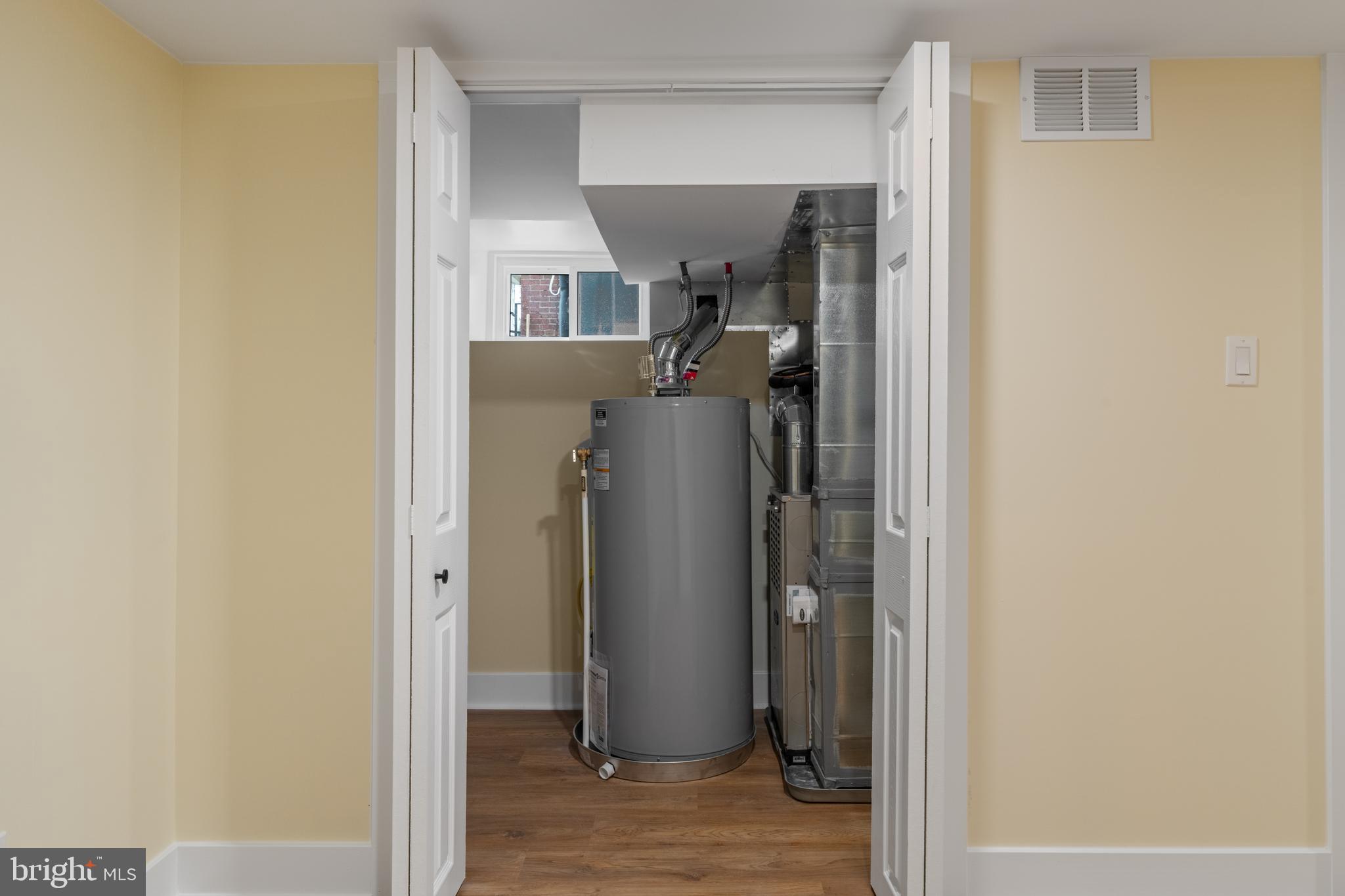 FOX CHASE - Residential