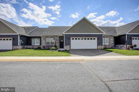 140 BLACKBIRD LANE SHIPPENSBURG PA 17257