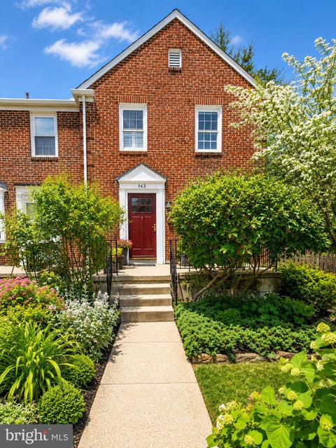 Townhouse For Sale - 162 Stanmore Road Rd<br/> BALTIMORE, MD 21212