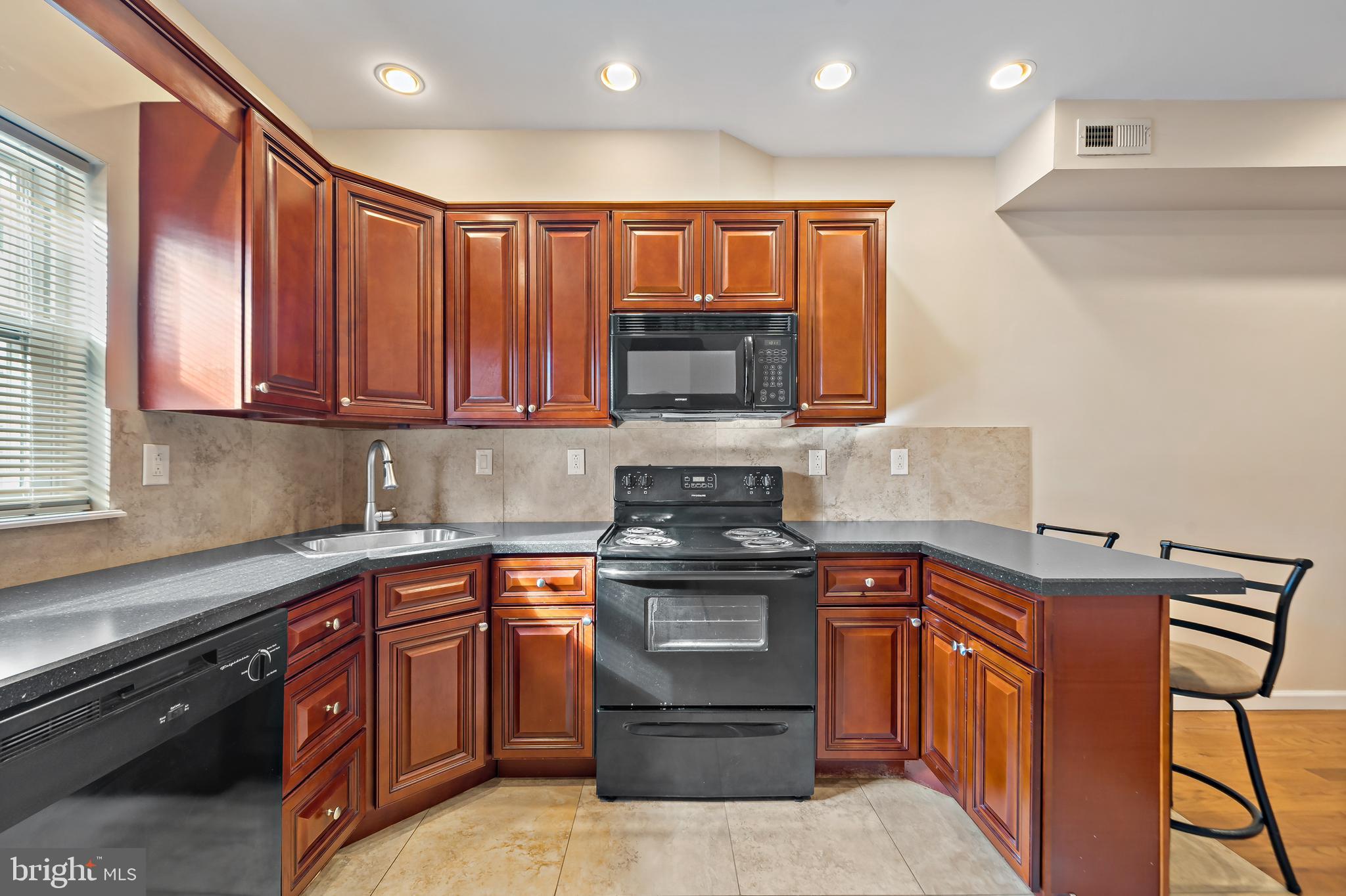 1418 W RITNER STREET 2