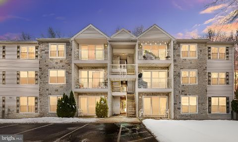 Photo of 14 Aspen Court, HAMILTON, NJ 08619 (MLS # NJME2070776)