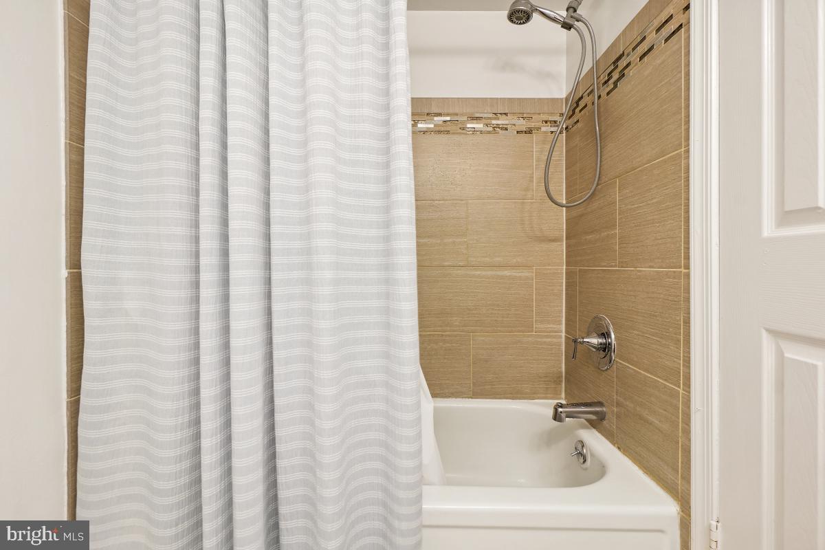 PLYMOUTH GARDENS - Residential