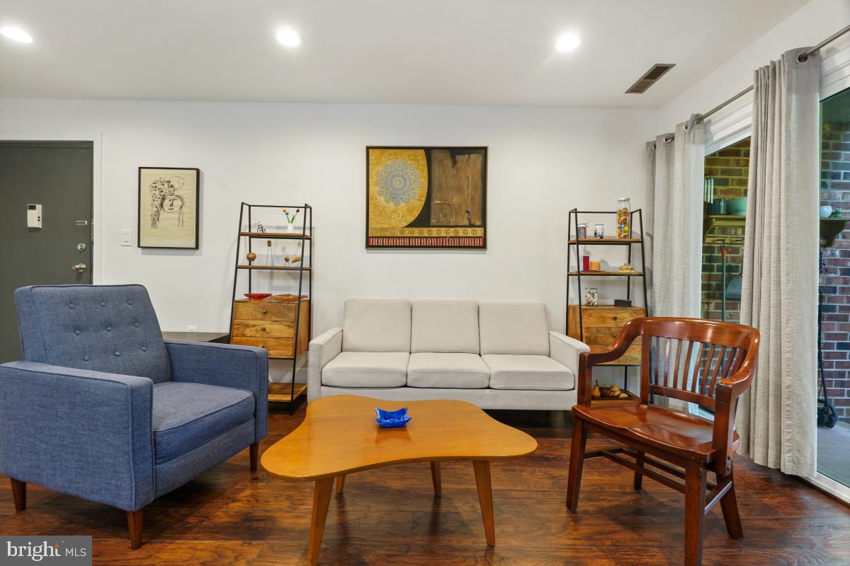 PLYMOUTH GARDENS - Residential