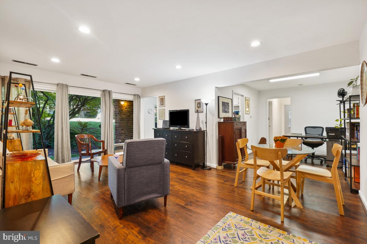 PLYMOUTH GARDENS - Residential