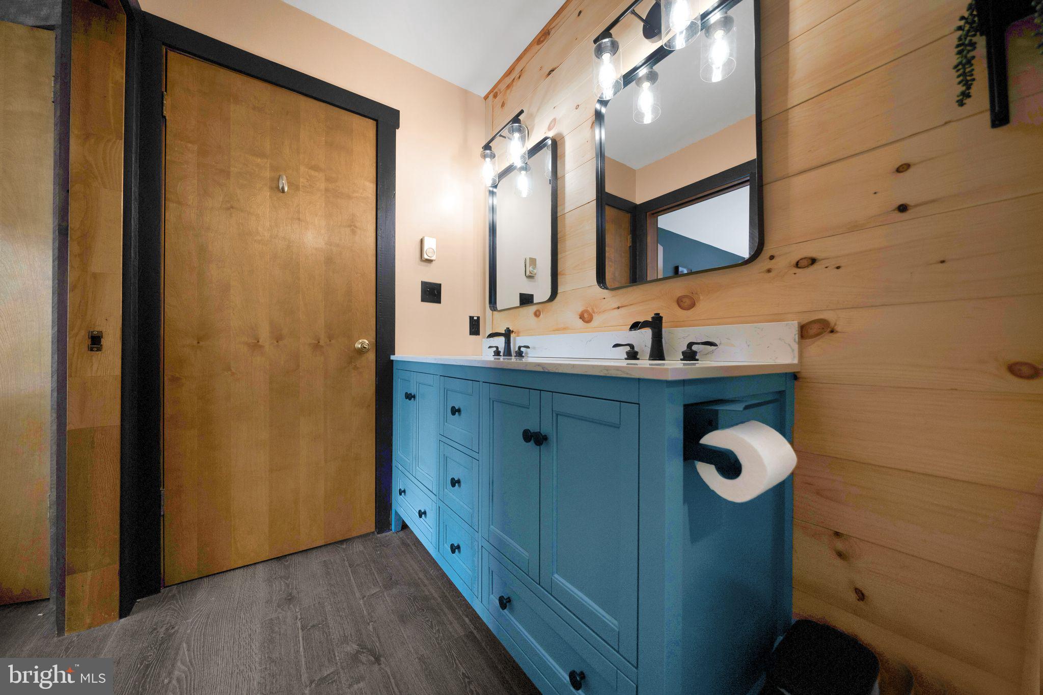 BIG BOULDER LAKE - Residential