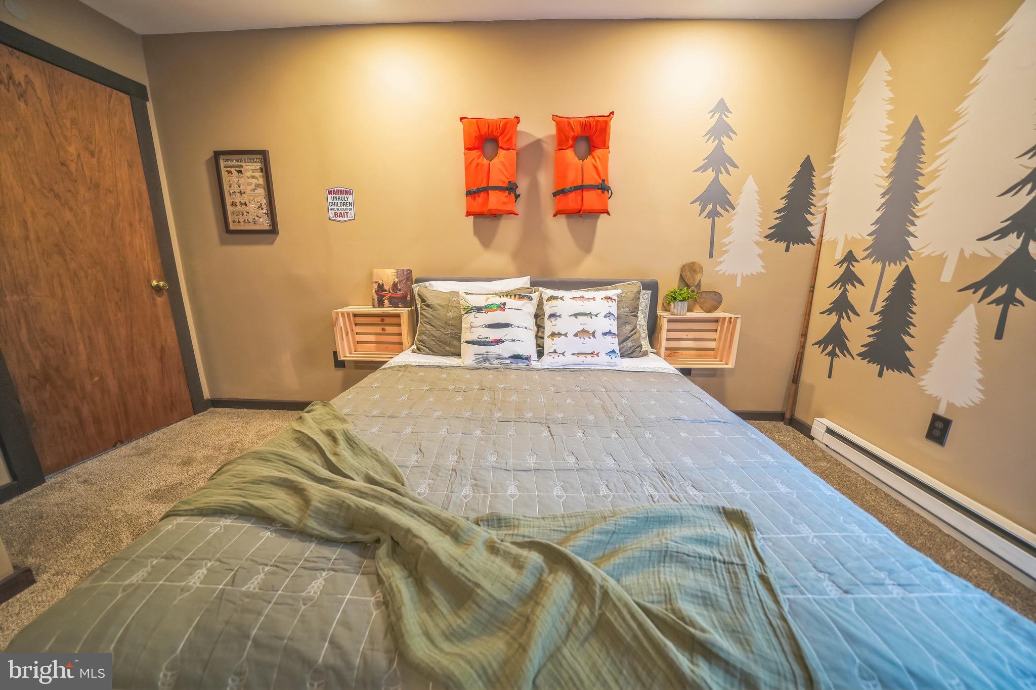 BIG BOULDER LAKE - Residential