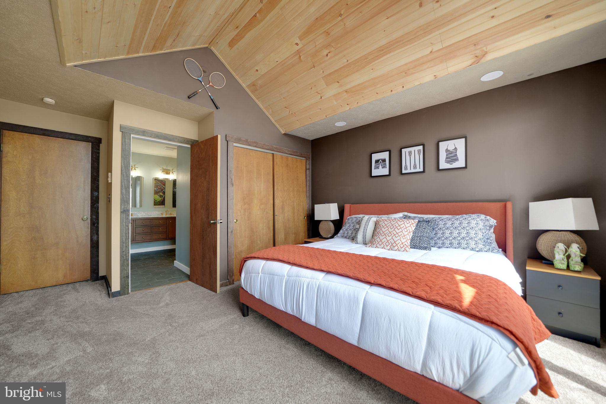 BIG BOULDER LAKE - Residential