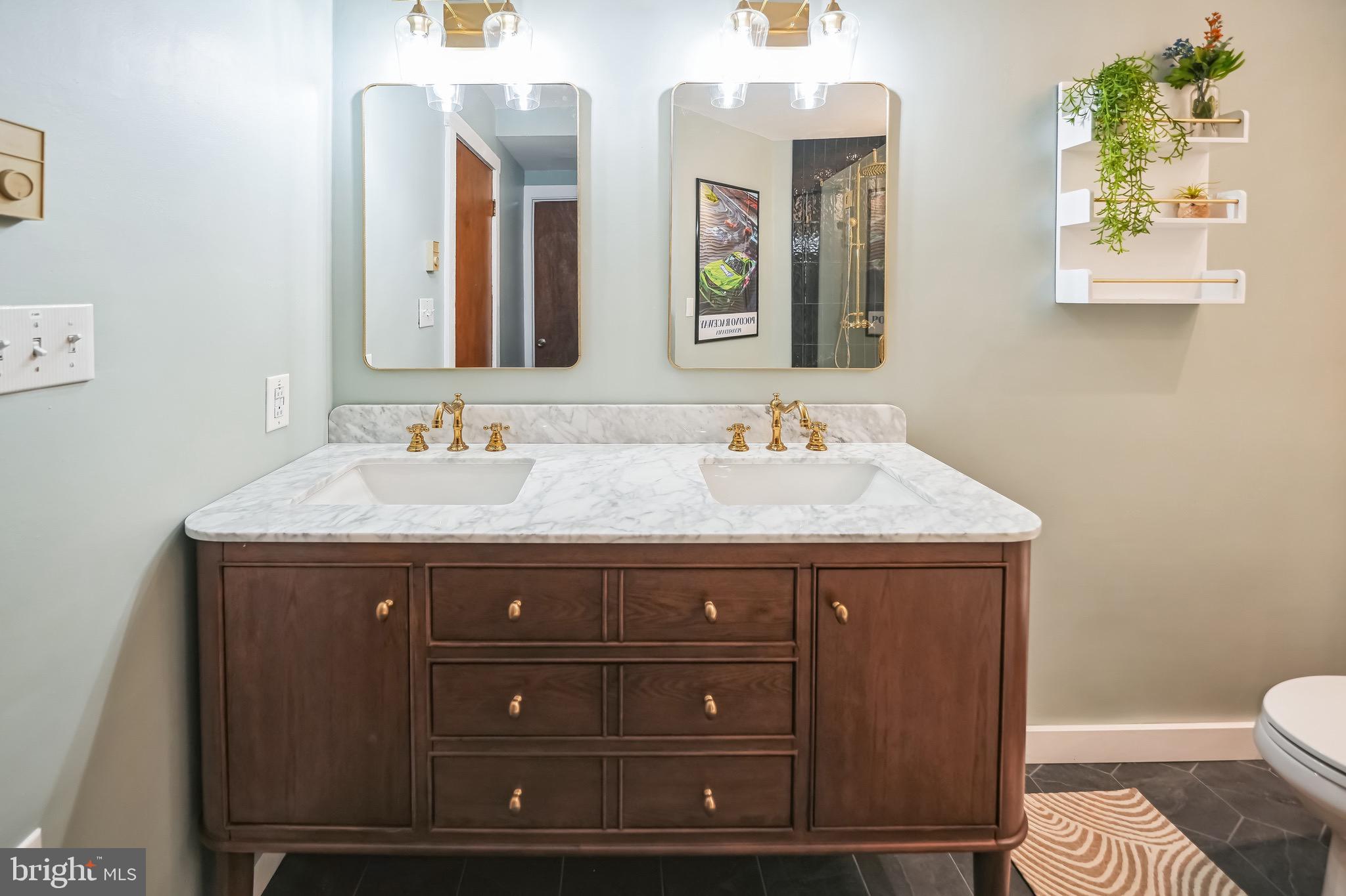 BIG BOULDER LAKE - Residential