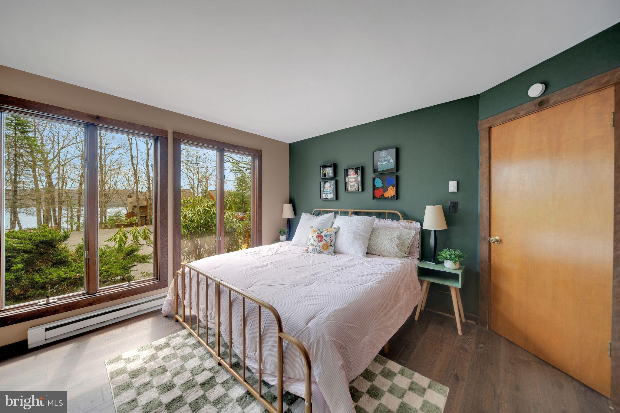 BIG BOULDER LAKE - Residential