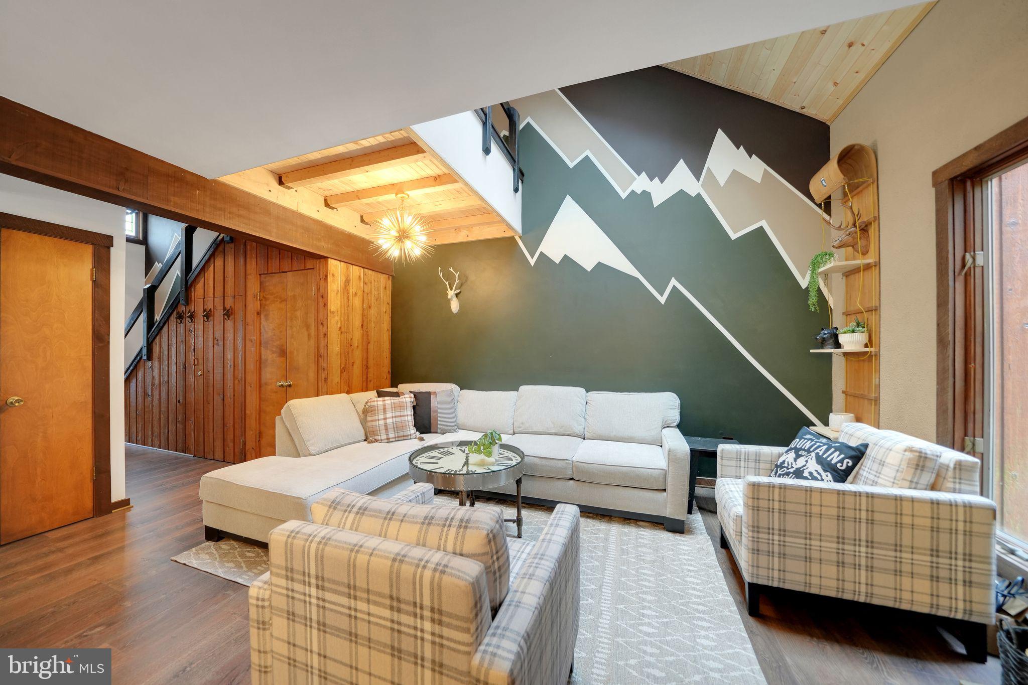 BIG BOULDER LAKE - Residential