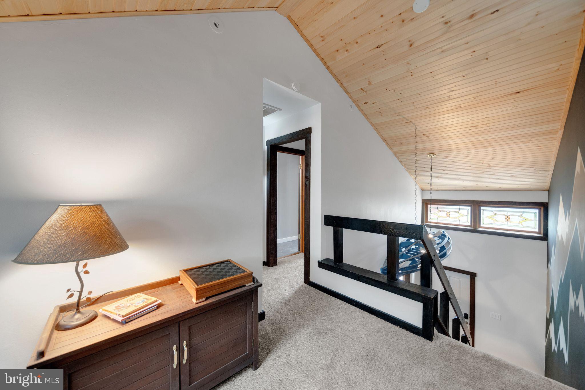 BIG BOULDER LAKE - Residential