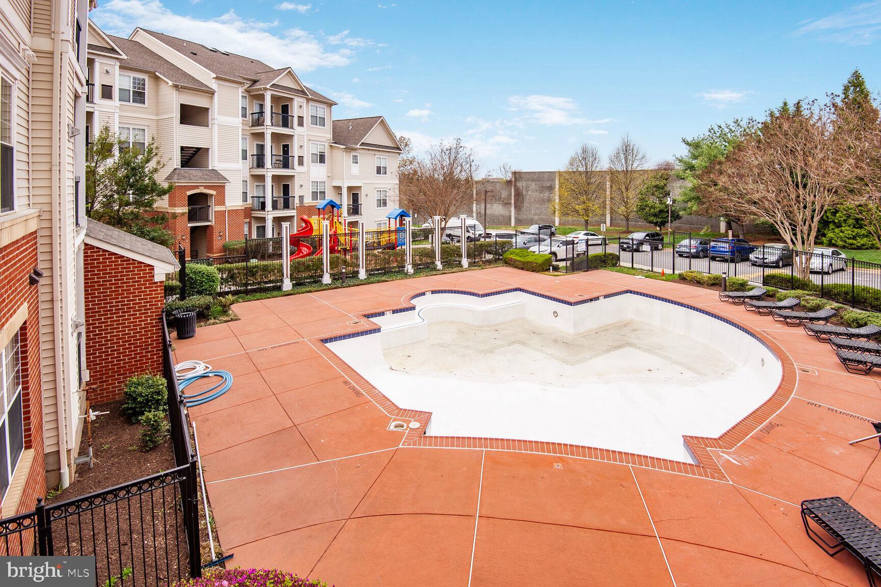 FAIRFAX RIDGE CONDOS - Residential