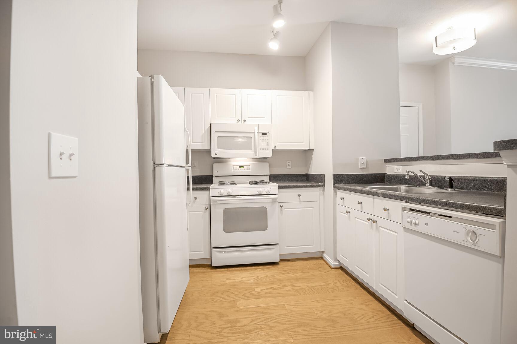 FAIRFAX RIDGE CONDOS - Residential