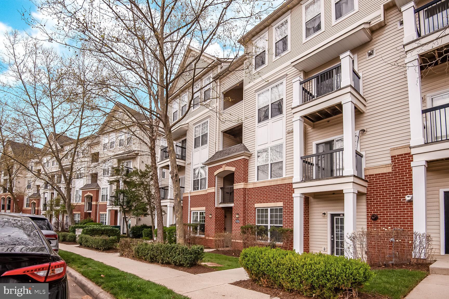FAIRFAX RIDGE CONDOS - Residential