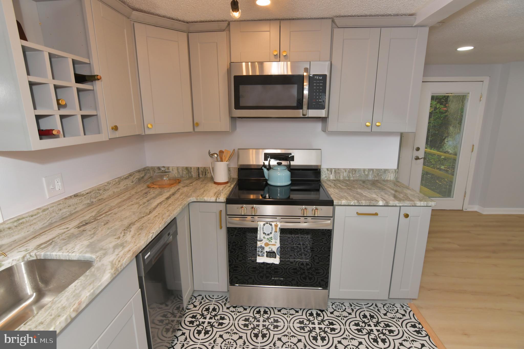 GLENWOOD FOREST - Residential