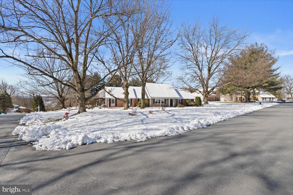 Photo of 975 Woodridge Boulevard, Lancaster, PA 17601 (MLS # PALA2046480)