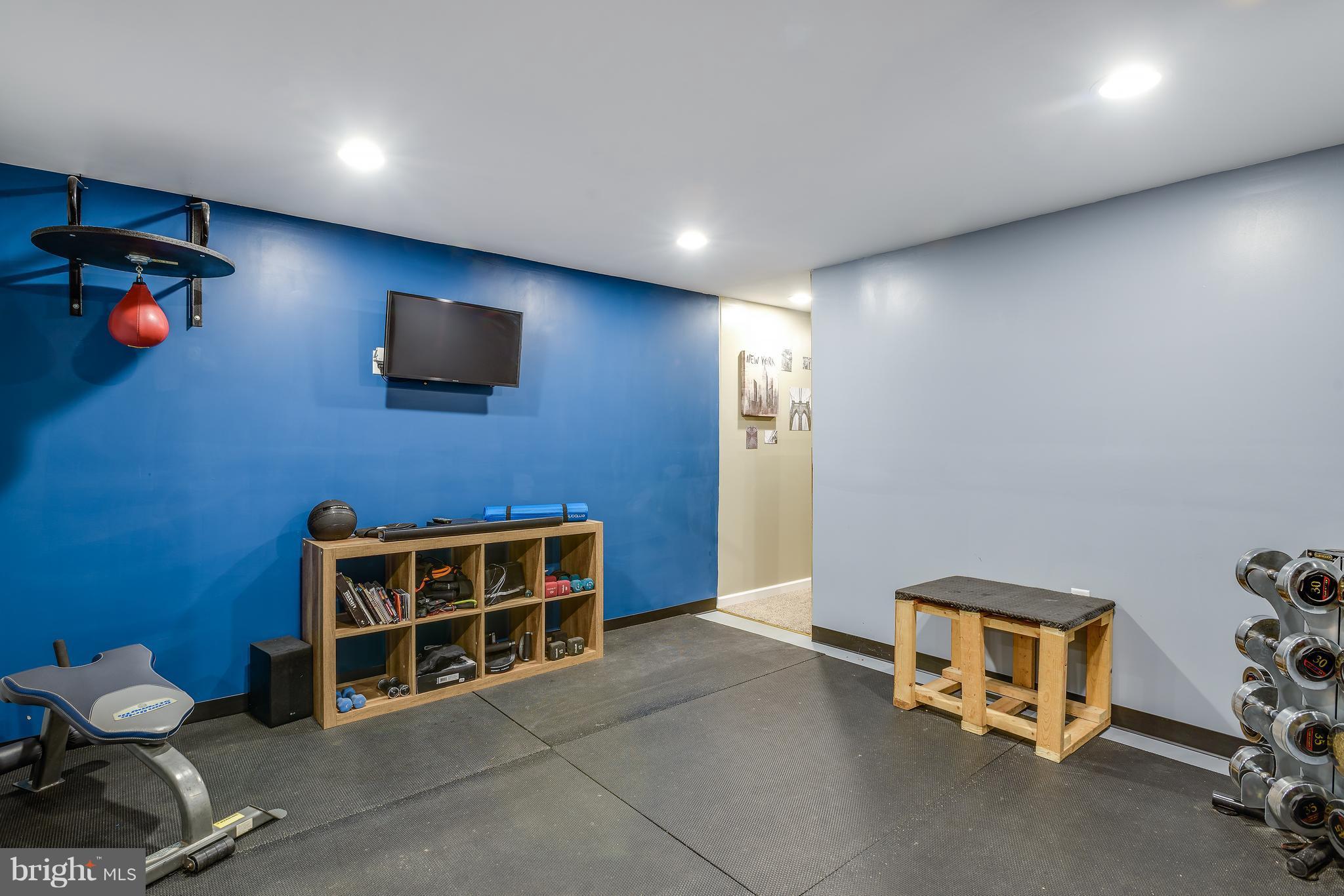 SHERWOOD FOREST - Residential