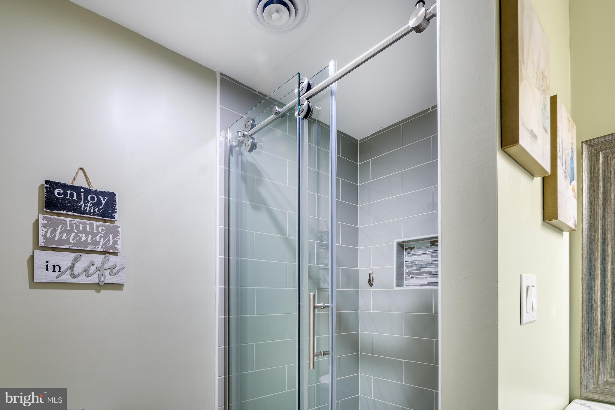 SHERWOOD FOREST - Residential