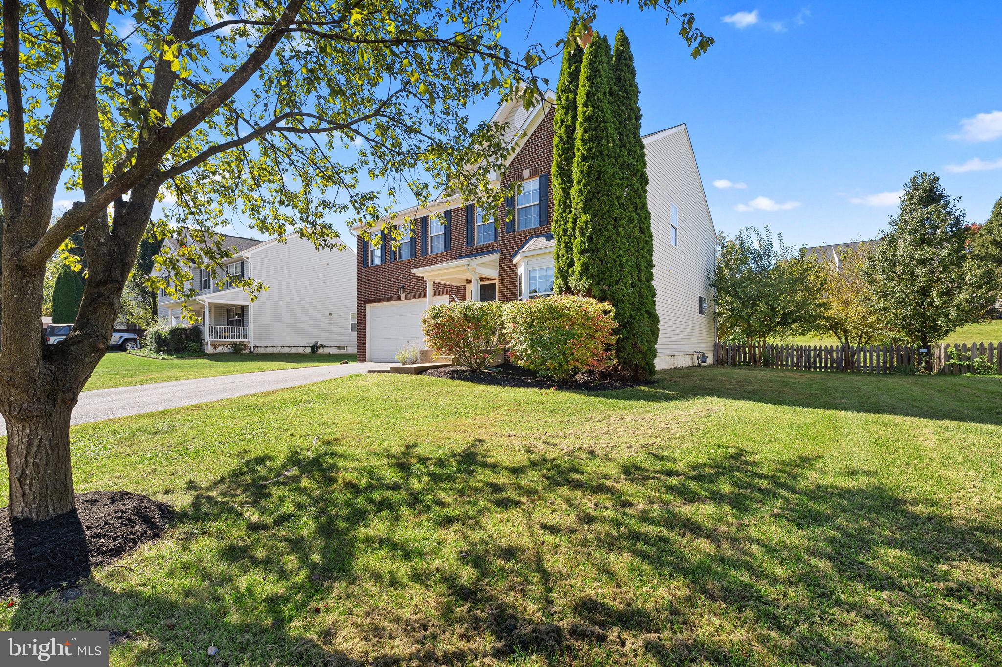 830 WOODCREST LOOP