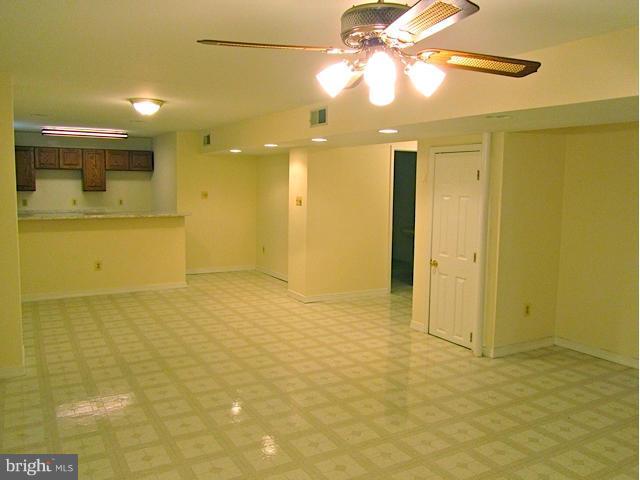 SOUTH RUN OAKS - Residential Lease