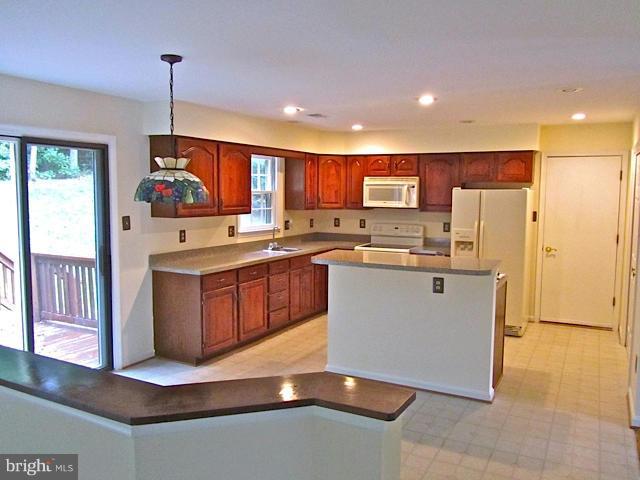 SOUTH RUN OAKS - Residential Lease