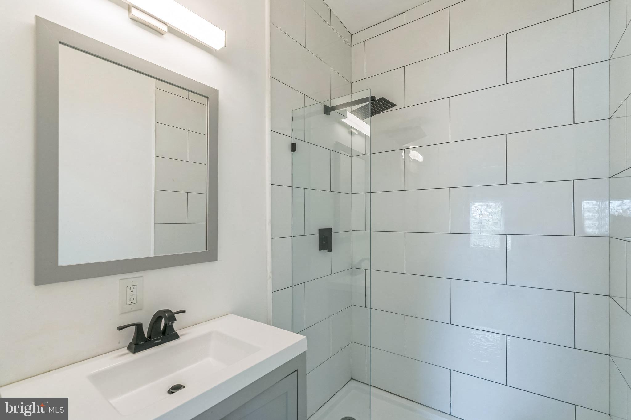 LITTLE ITALY - Commercial Sale