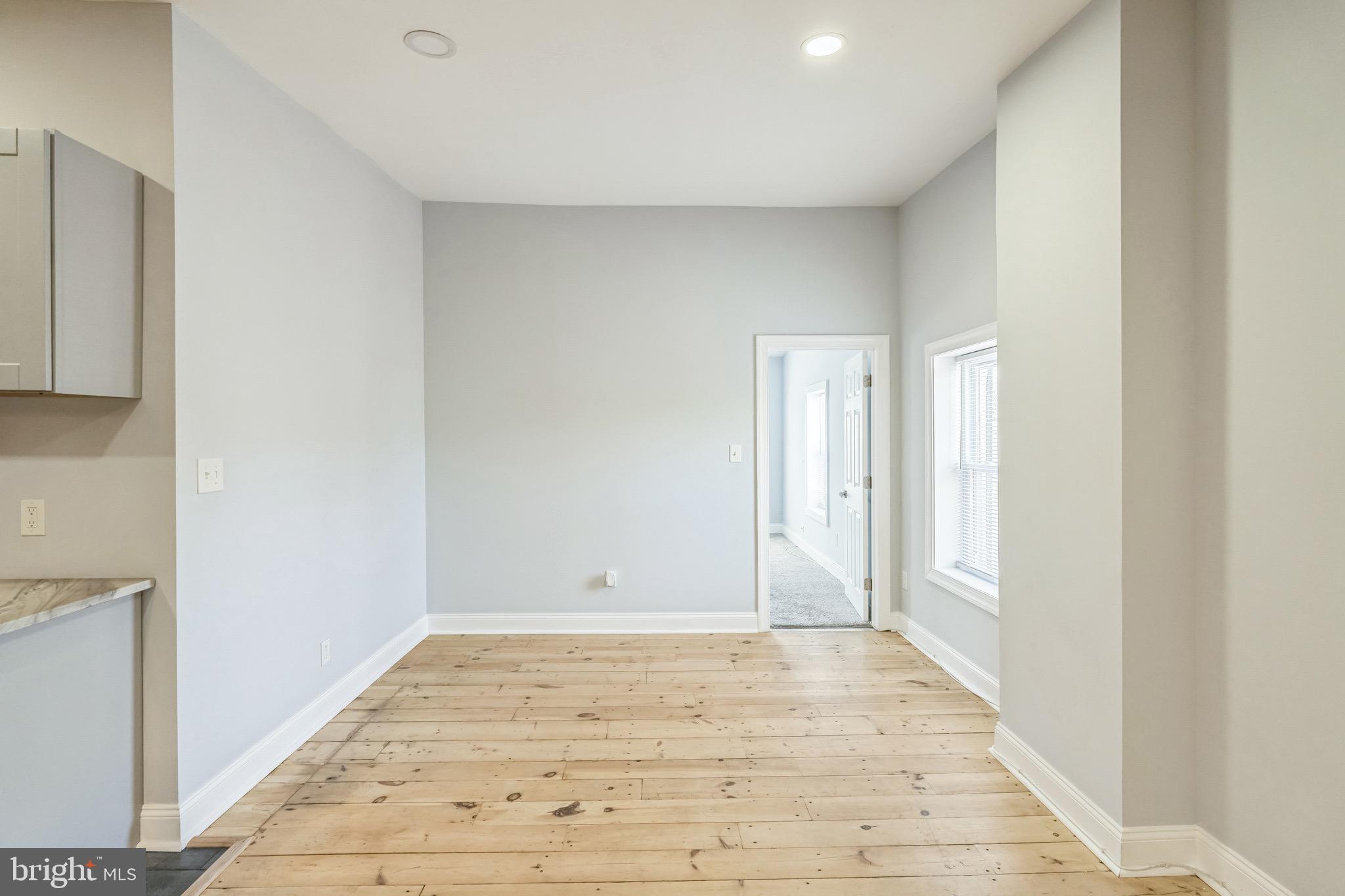 LITTLE ITALY - Commercial Sale