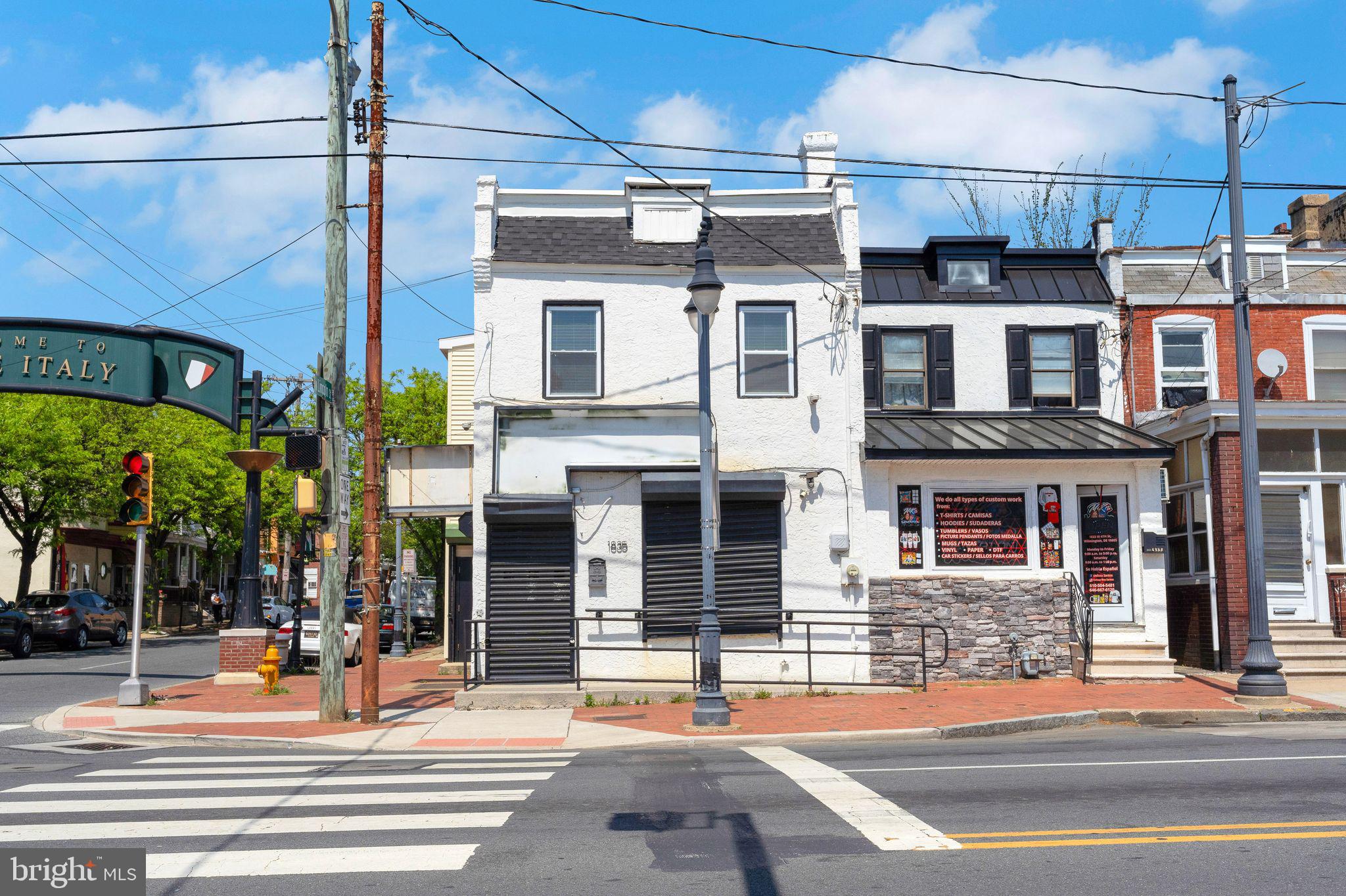 LITTLE ITALY - Commercial Sale