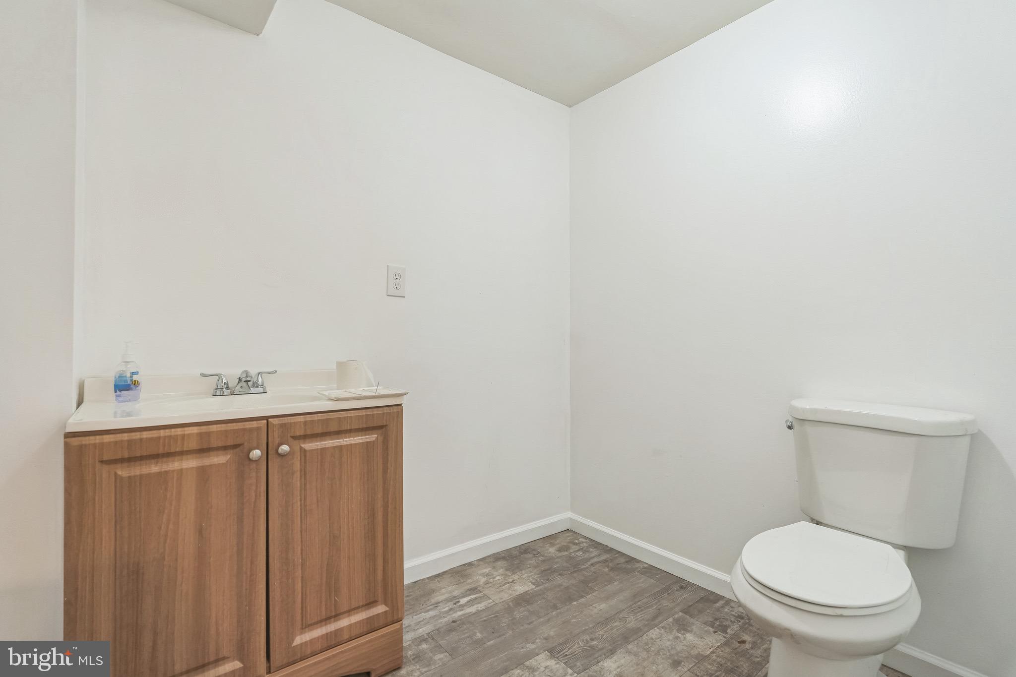 LITTLE ITALY - Commercial Sale