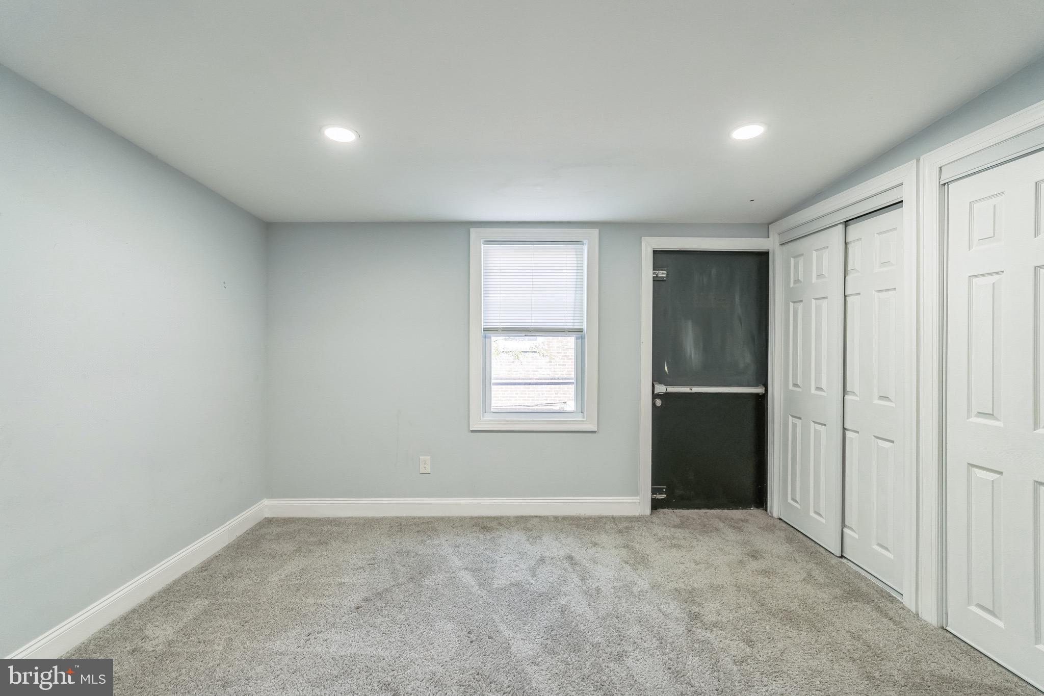 LITTLE ITALY - Commercial Sale