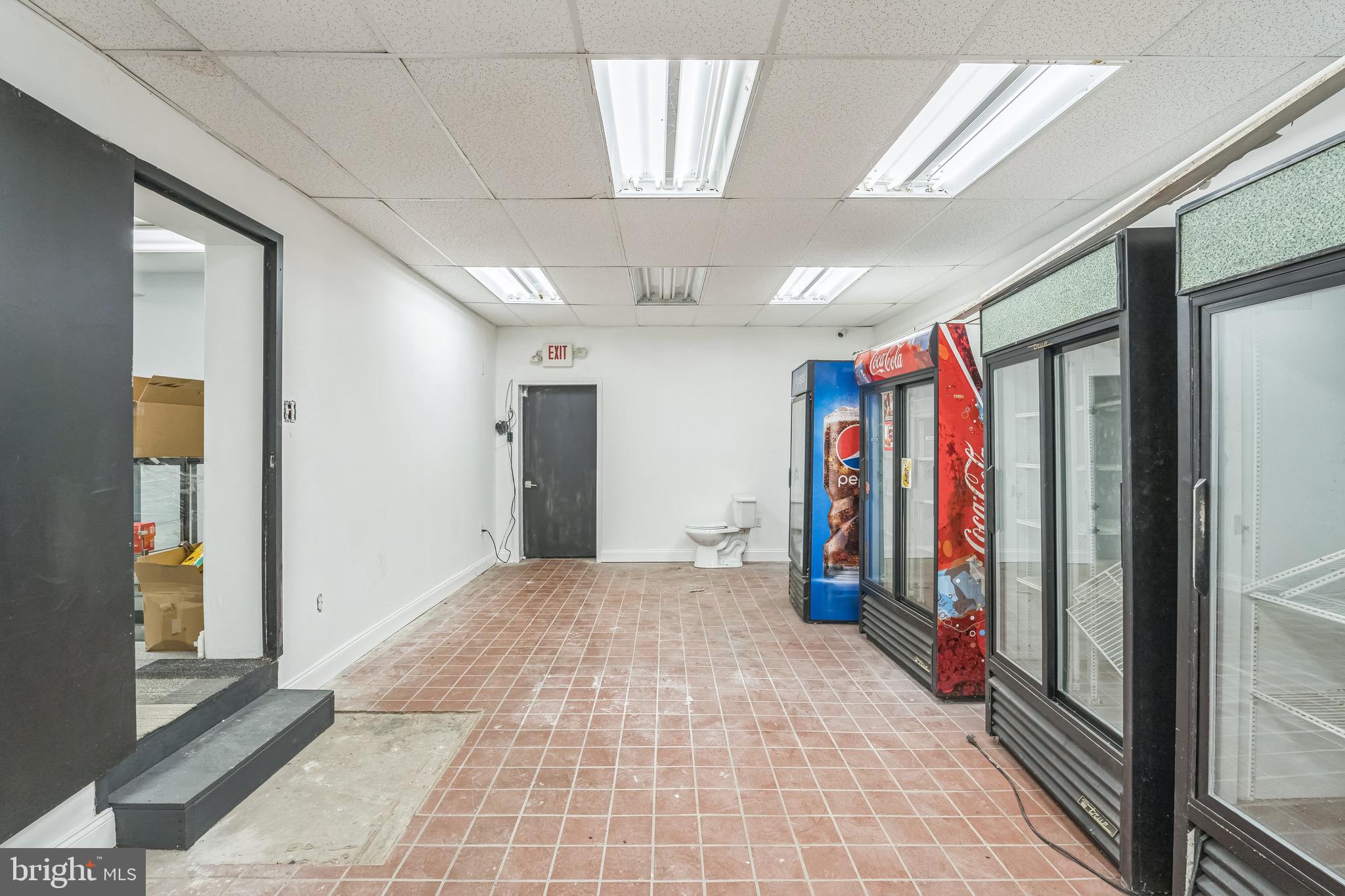 LITTLE ITALY - Commercial Sale